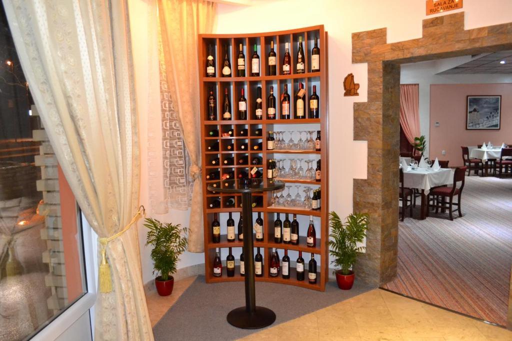 زرنيانين Motel Citadela 023 المظهر الخارجي الصورة