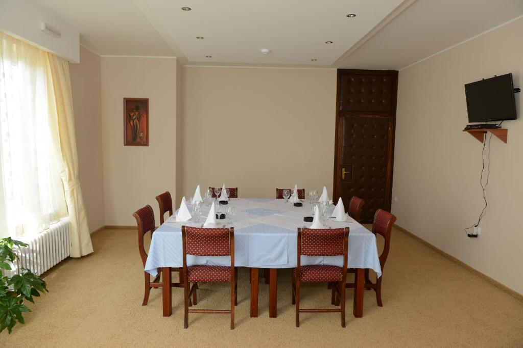 زرنيانين Motel Citadela 023 المظهر الخارجي الصورة
