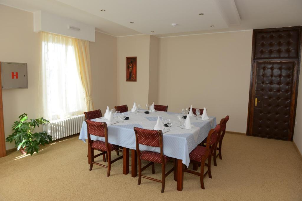 زرنيانين Motel Citadela 023 المظهر الخارجي الصورة
