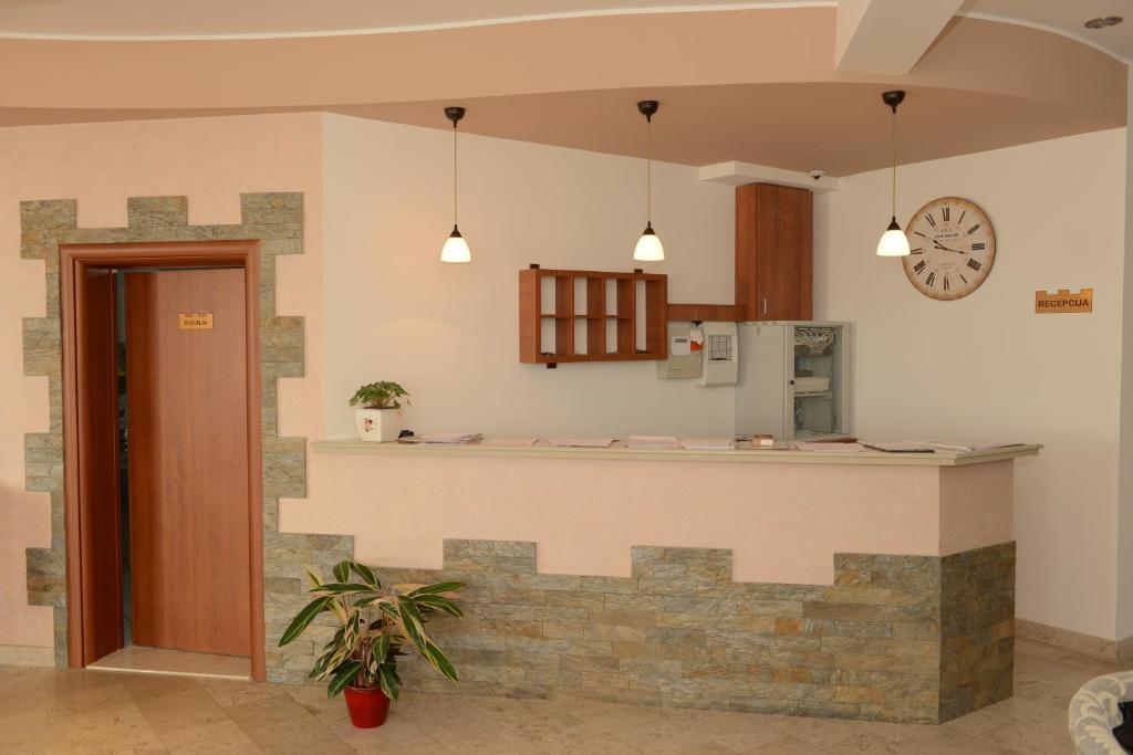 زرنيانين Motel Citadela 023 المظهر الخارجي الصورة